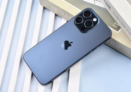马关苹果维修点分享iPhone 15 Pro Max屏幕更换全新实操风险 